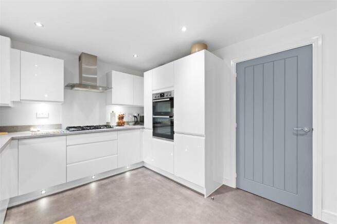 2 Edale Drive-22.jpg