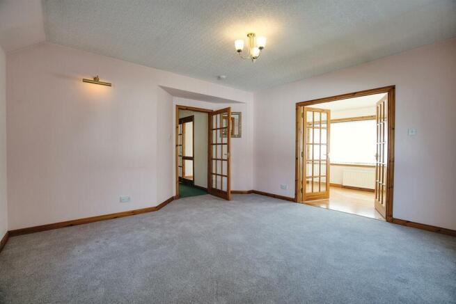 LOUNGE 2.jpg