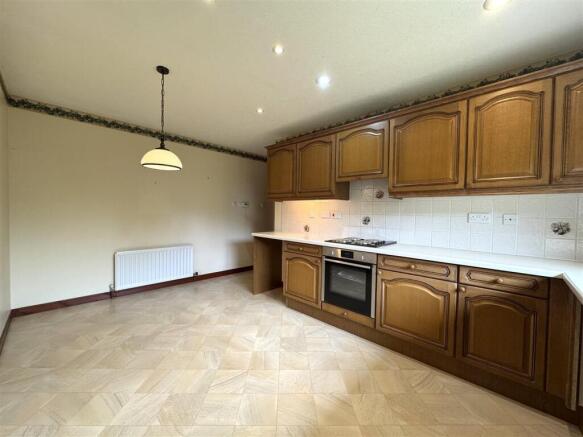 KITCHEN 2.JPG