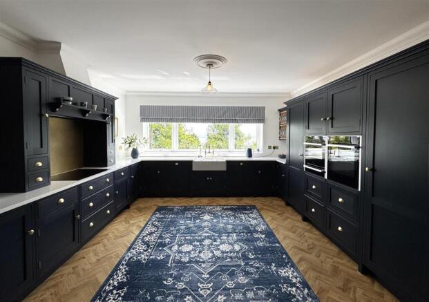 KITCHEN 1.JPG