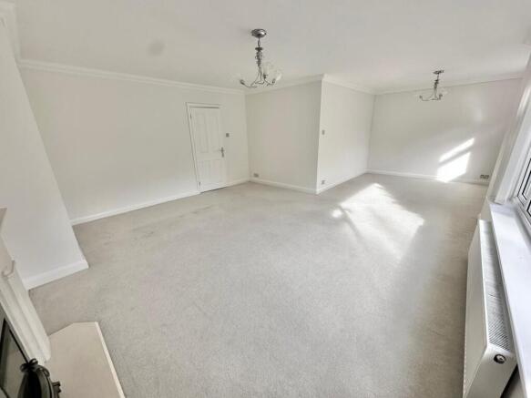 IMG-20251015-WA00...