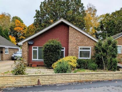 Alphington Avenue ,Surrey GU16 8LY