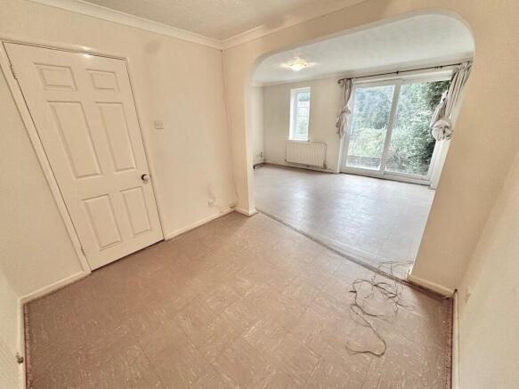 IMG-20251014-WA00...