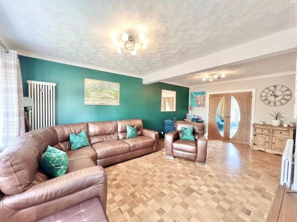 IMG-20251120-WA00...