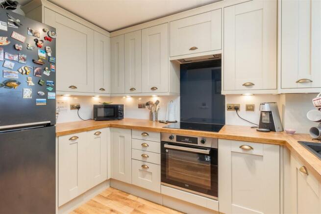 Kitchen 1-1.jpg