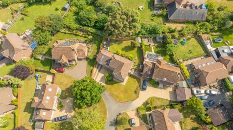 EXTREMELY WELL PRESENTED FAMILY HOME - Mallard Point, Northwood, Cowes