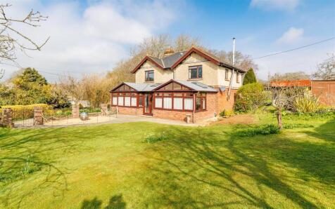 DETACHED HOUSE WITHIN ONE ACRE OF LAND - Shanklin Road, Sandford