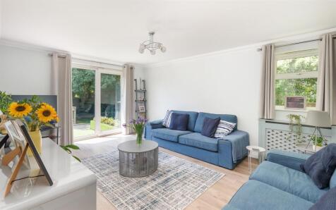 IMMACULATE BUNGALOW - Fleet Way, Shalfleet, Newport