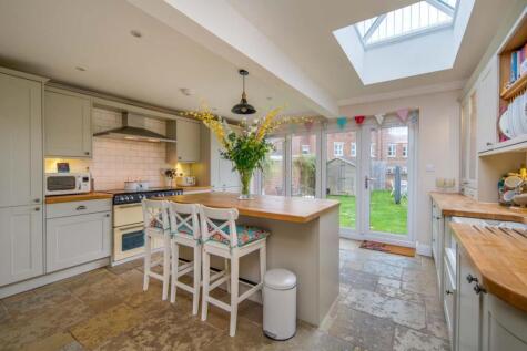 BALCONY WITH SEA VIEWS - Bellevue Rd, Cowes, Isle Of Wight