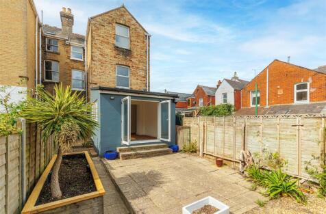 LARGE CENTRAL COWES TOWNHOUSE - West Hill Road, Cowes