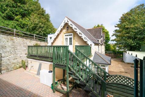 QUIET LOCATION, The Grove, Ventnor Town Centre