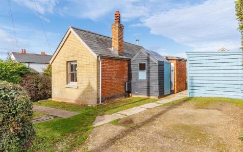 CUTE BUNGALOW - Church Road, Gurnard