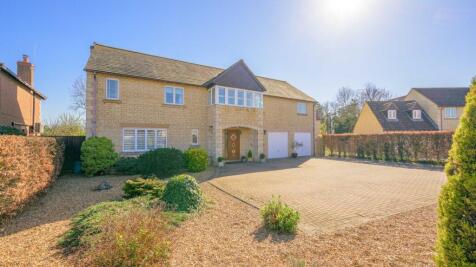 St. Giles Close, Holme, PE7