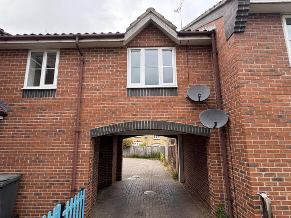 18 Munnings Close front shott .jpeg