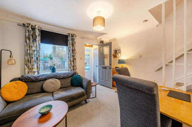 1372351-10-6911ea...