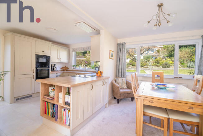 Kitchen/Dining Area