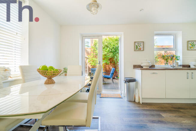 Kitchen/Dining Area