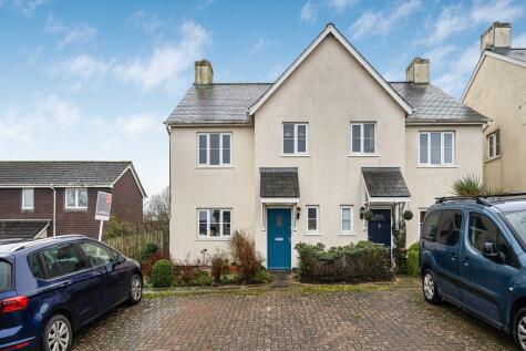 Caversham Close, Christow