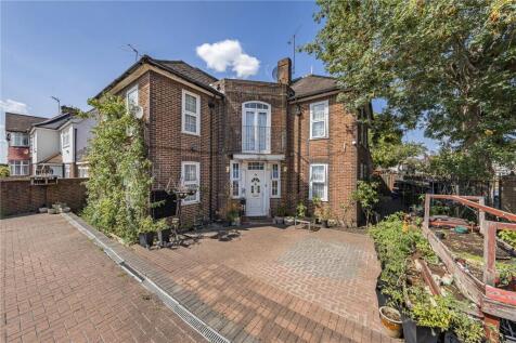 Great West Road, Osterley