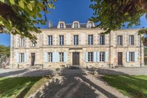 Photo of Saint-Jean-D'angely, Poitou-Charentes, 17400, France