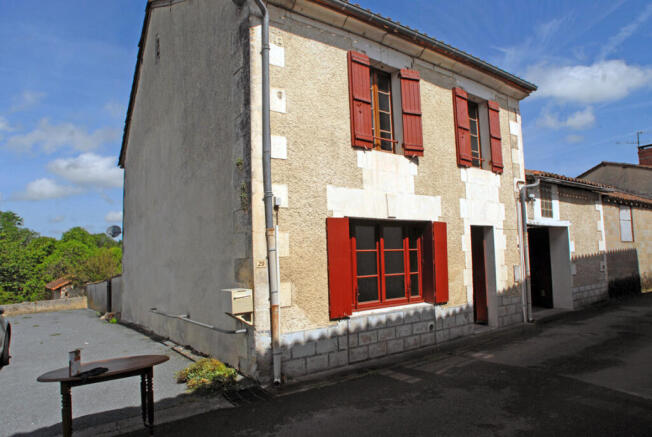 Photo 1