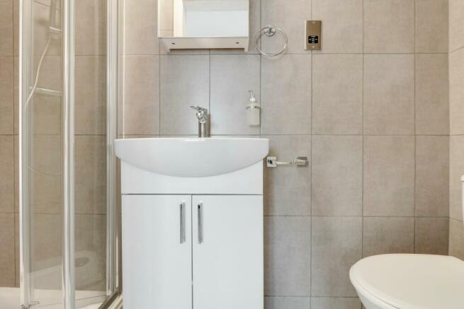 en-suite shower room