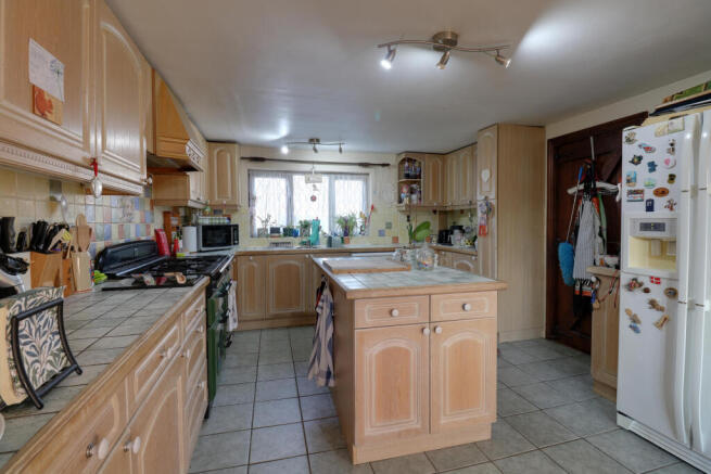 kitchen/breakfast