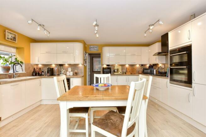 Kitchen/Dining Area