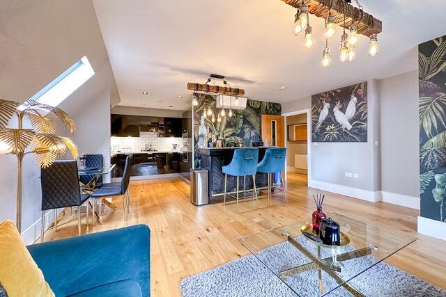 Lounge Dining Area