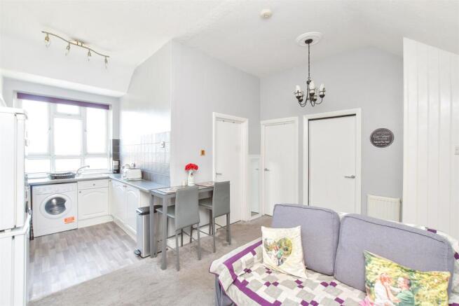 Lounge/ Kitchen Area