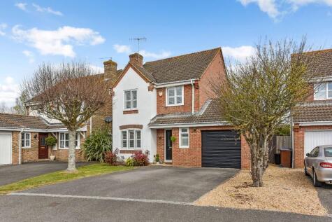 Silver Birch Drive, Middleton-on-Sea, Bognor Regis, West Sussex, PO22