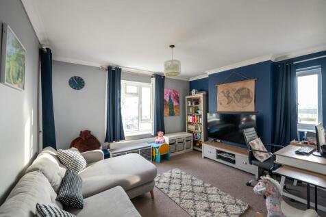 Radstock Way, Merstham, RH1