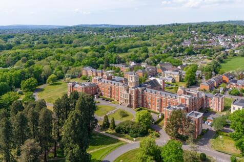 Royal Earlswood Park, Victoria Court Royal Earlswood Park, RH1