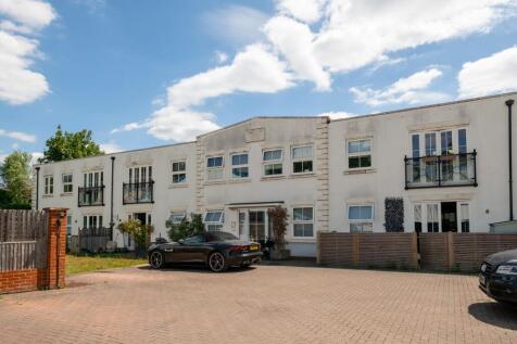 Albert Road North, Reigate, RH2