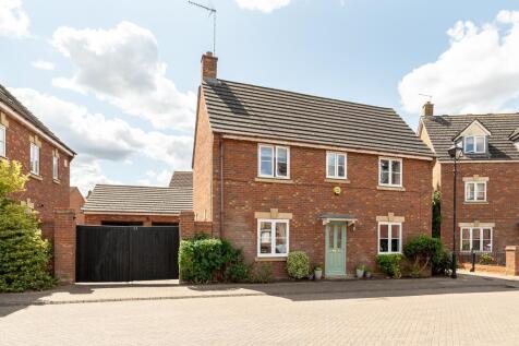 Hillbeck Grove, Middleton, Milton Keynes, Buckinghamshire, MK10 9JJ