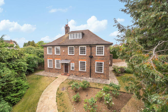 1328253-4-687f8ed...