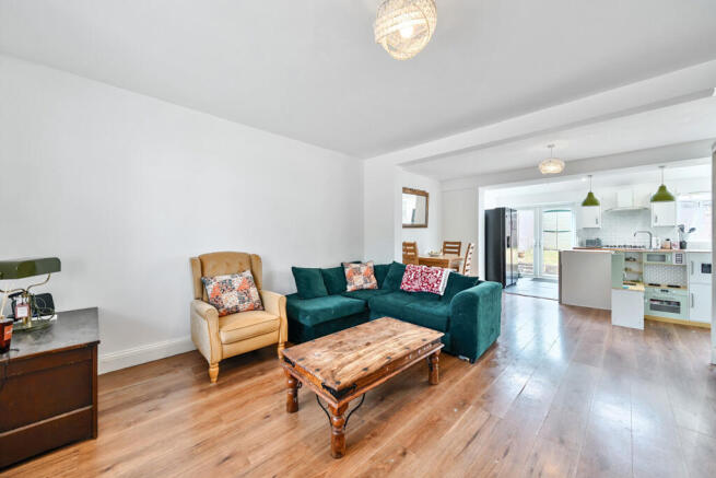 1305567-1-6863a51...