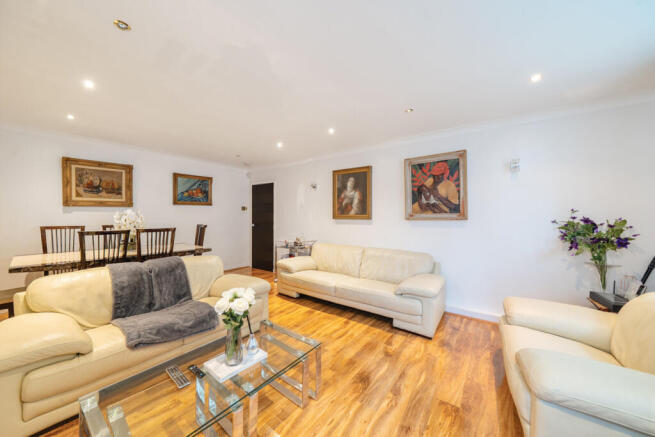 1341818-7-68a5c74...