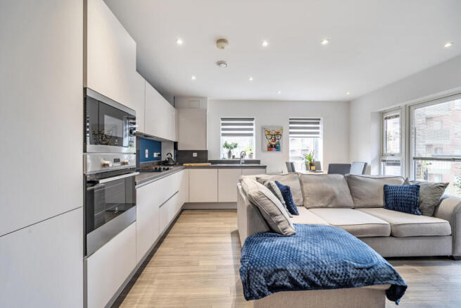 1361776-8-68e90fd...