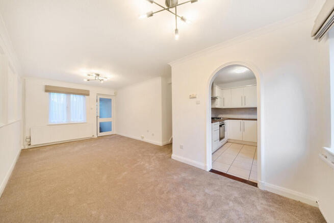 1383022-7-691dee6...