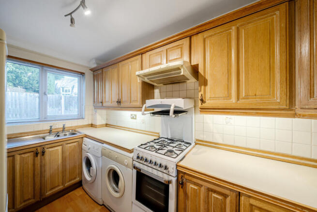 1386931-13-692eda...