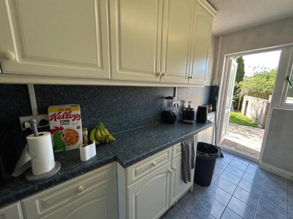 Kitchen 3.jpg