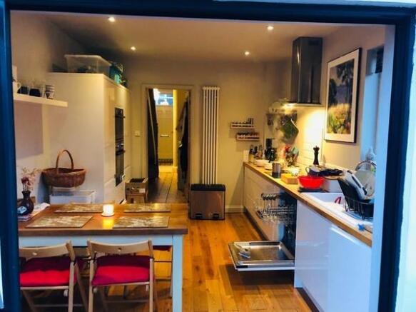 Kitchen (1).jpg