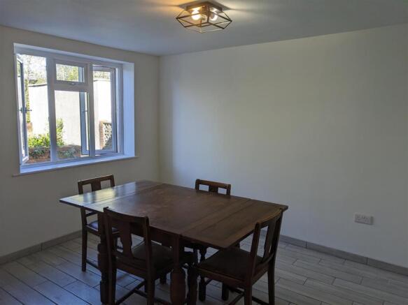 Dining Area.jpg