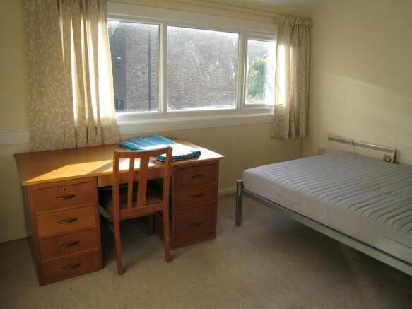 Bedroom 2.JPG