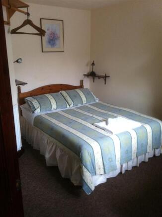 ensuite bedroom photo.JPG