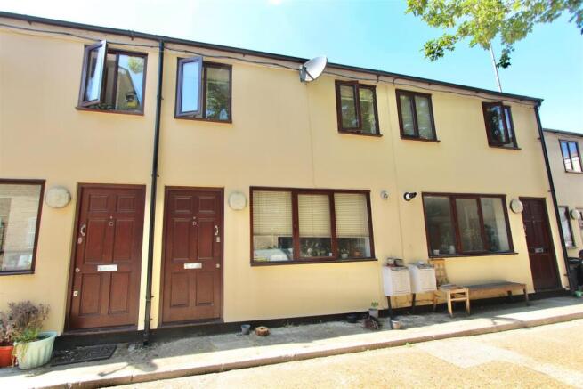 Manley Court, N16