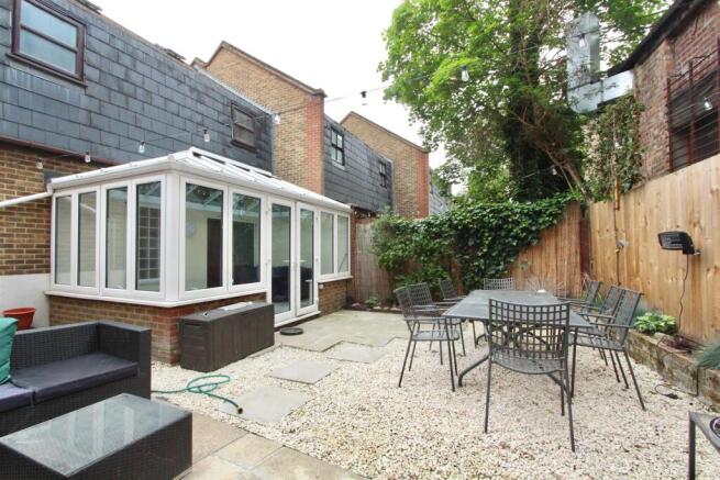 Pegasus Close, N16