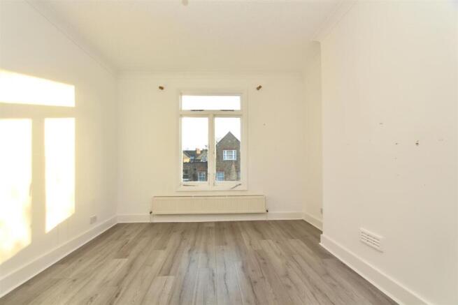 Alvington Crescent, E8