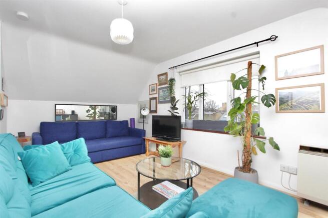 Beamninster Court, N15